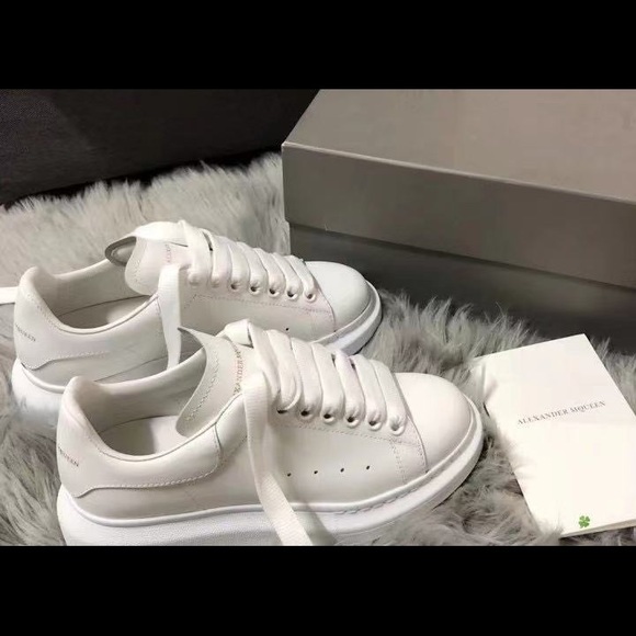 Classic Alexander McQueen - Picture 3 of 6